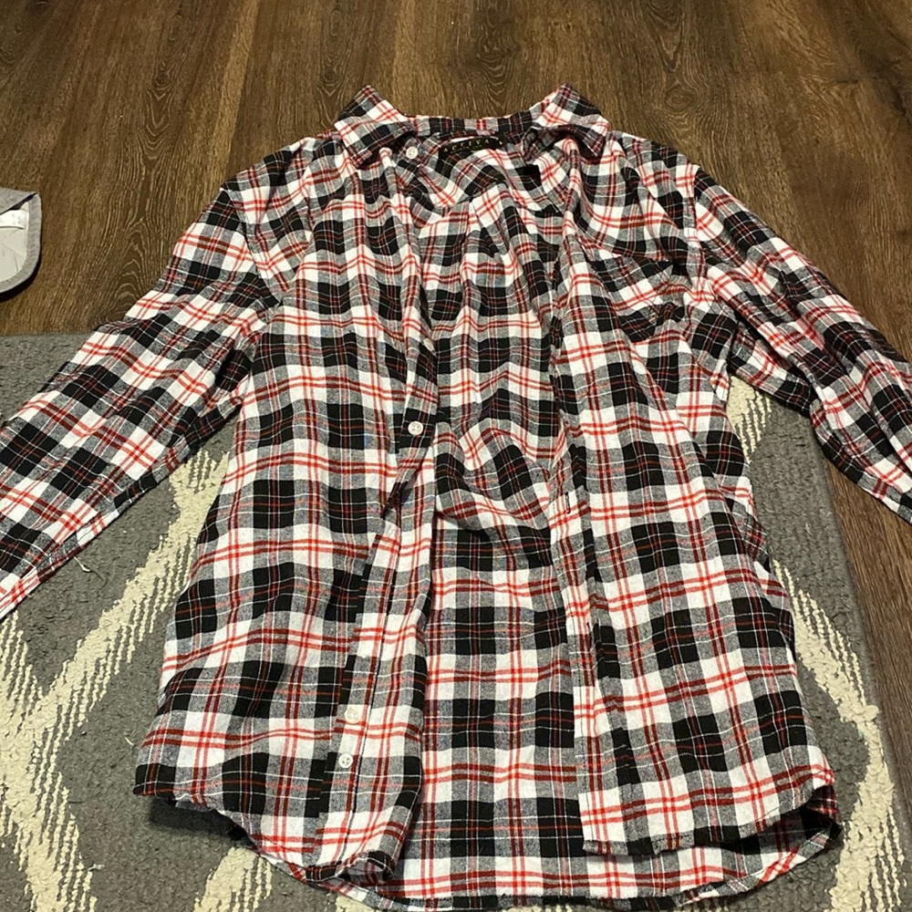 collared plaid button up